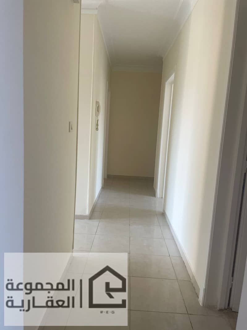 2 29172809-1dbb-43bf-8628-70b4ab2d7fb4. jpg