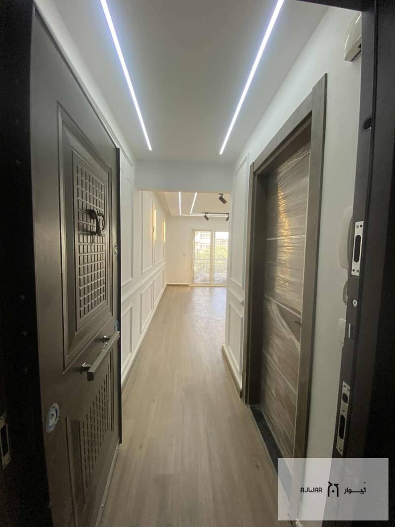 10 863c5df0-8384-49bb-b1ce-d80d9b1568e5. jpg