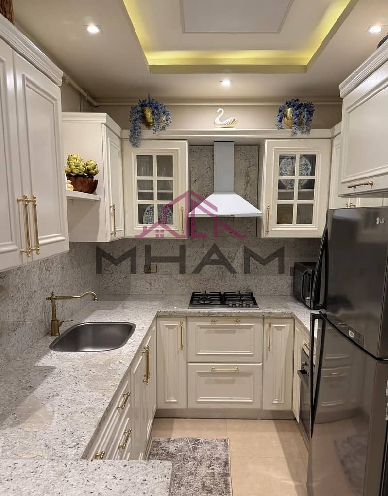 3 photo_5940391545552964369_y. jpg