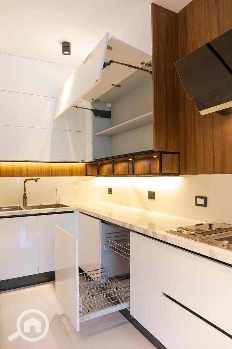 4 ce334841-e1a1-4358-aa7f-ab83f8832fd7. jpg