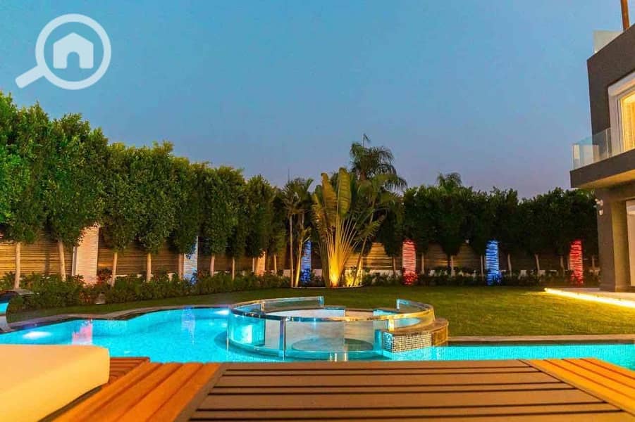 10 9841d102-b570-412e-9611-177a87edb5a5. jpg