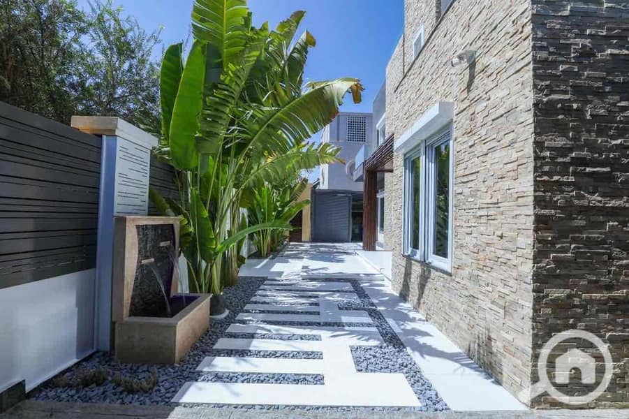 11 89e9a425-79a1-4e68-bd13-cce10c99a64c. jpg