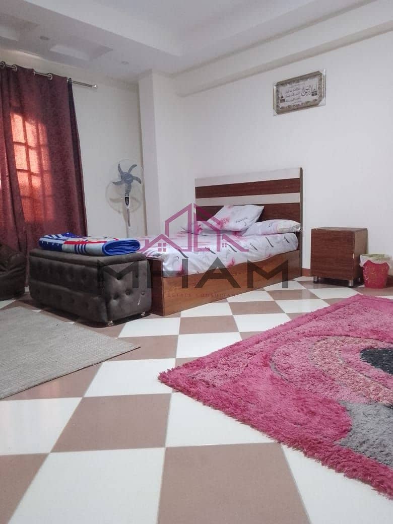 4 photo_5938139745739279556_y. jpg