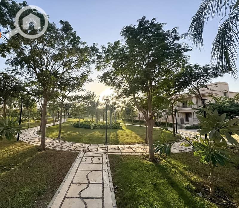 12 5537bbbb-5925-445d-9bb4-3faa30f3dc17. jpg