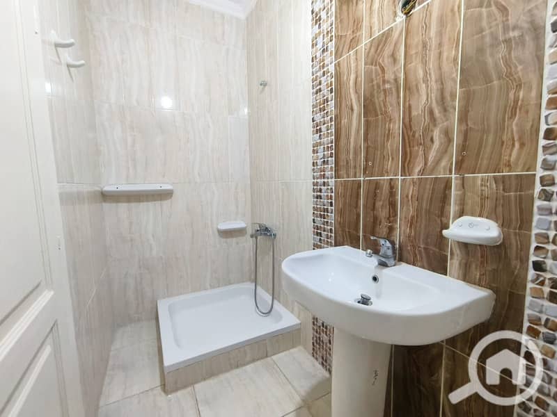 7 b6c5c66d-f886-4c65-be85-04f46d4c3f14. jpg