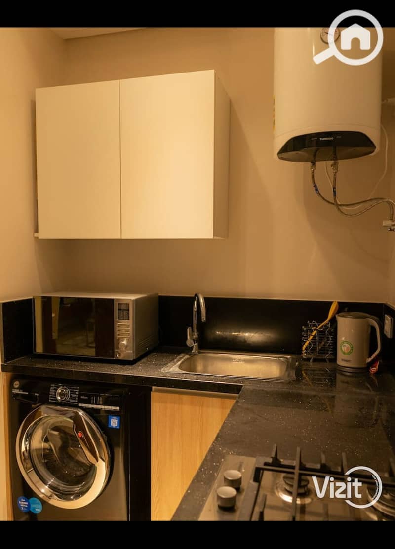 12 7deab5d5-1b58-4949-8465-28944a8532b0. jpg