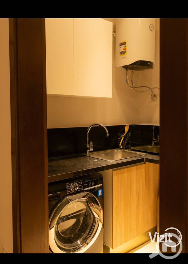 18 ae96b95d-bc90-4718-94bd-25aca18a3b23. jpg