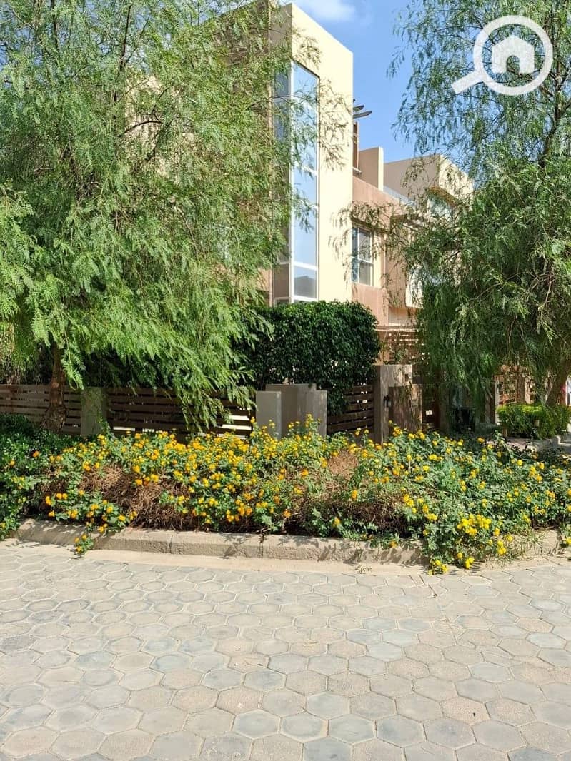 5 WhatsApp Image 2025-10-15 at 2.45. 11 PM (1). jpeg