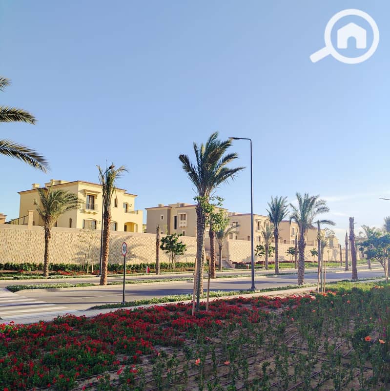 10 c21896d4-86e4-496d-9f15-a53dcf4ecee5. jpg