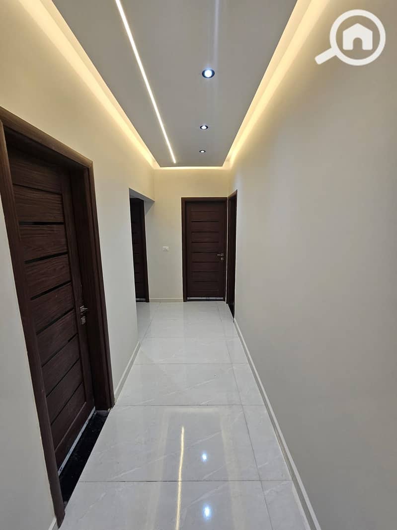 9 c3c80cf6-da9a-4438-af50-72f24e654956. jpg