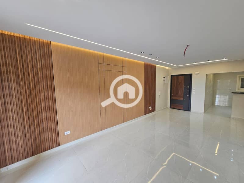 12 d5d3ffbb-72c3-4447-b3a2-e5e4b4593778. jpg