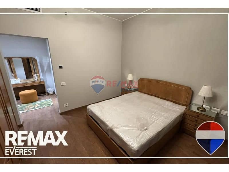 7 8468988-9b2b7o. jpg