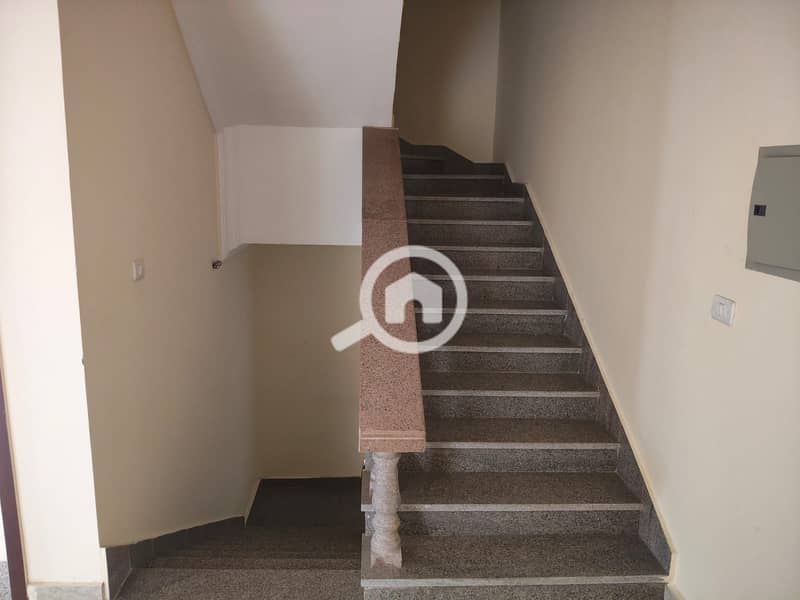 6 0ebc9b06-91fe-4b78-9da3-e7f8590b0a1b. jpg