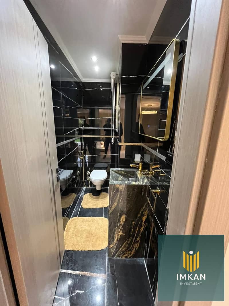 7 d056d0f2-d0fd-4dbf-bee4-7351d5ecc85a. jpg