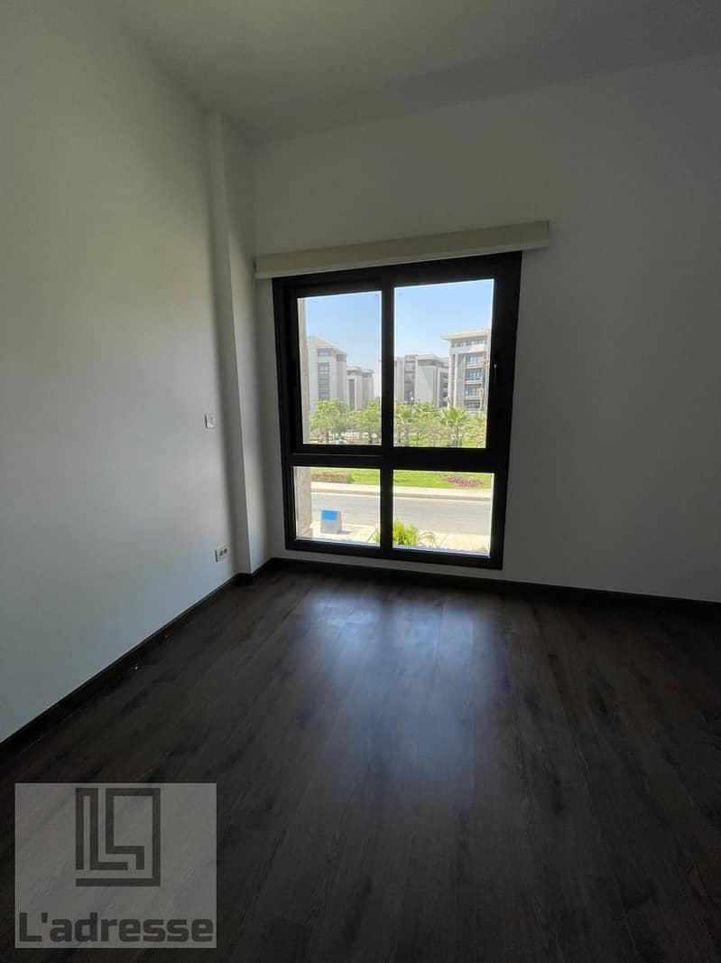 4 WhatsApp Image 2025-12-25 at 4.16. 19 PM00. jpeg