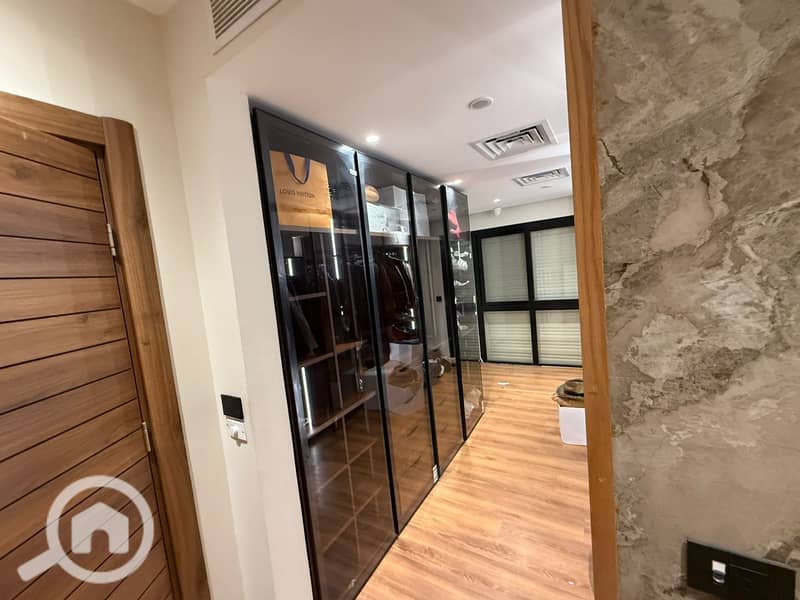 10 b3cf362f-8f05-41d2-91f2-85a1a5d55e1a. jpg