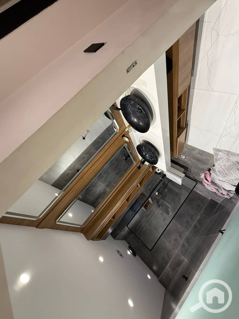 11 cddb03cd-0941-46f1-a54f-098087c3282a. jpg