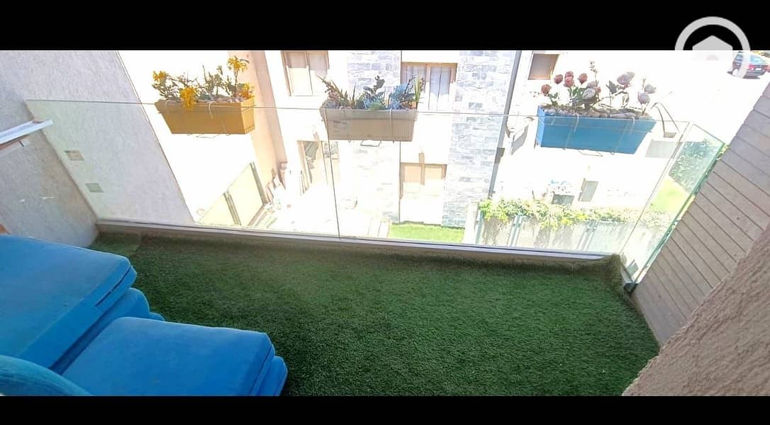 9 ca9c8dbd-0da1-4f64-974e-fe3de66ea916. jpg