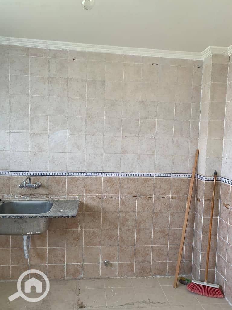 10 070d6de7-1e5b-4b32-8e2e-68c7d32a34ab. jpg