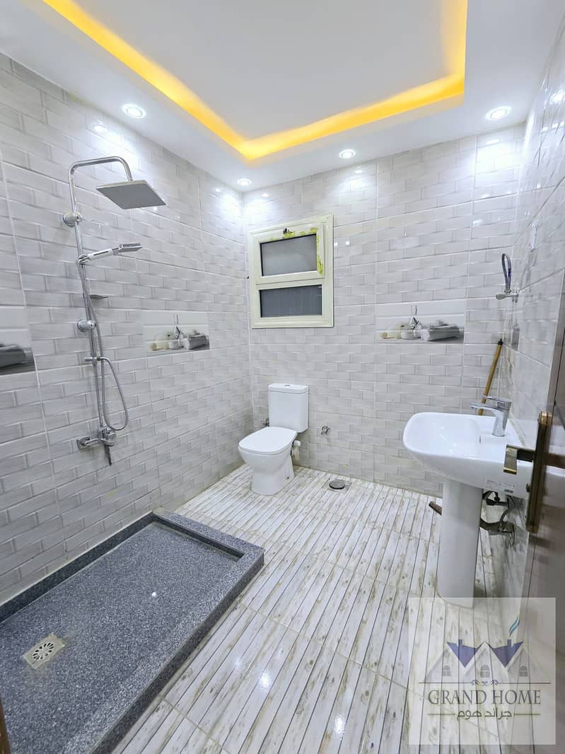 4 234689e3-572c-499d-98ec-e26ac76b3e79. jpg