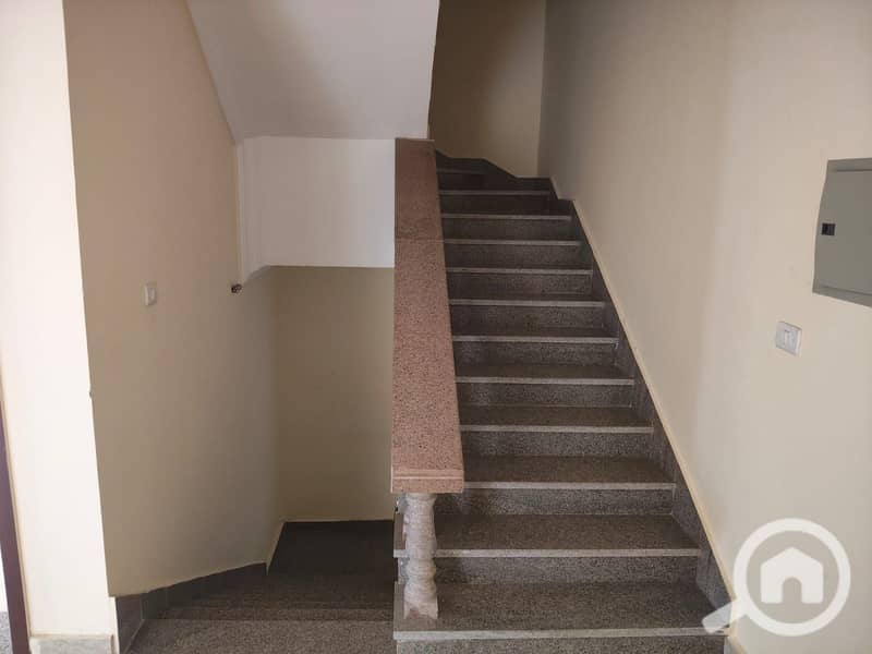 14 e9503238-d78f-4a2c-9a9c-d8a584e5d89f. jpg