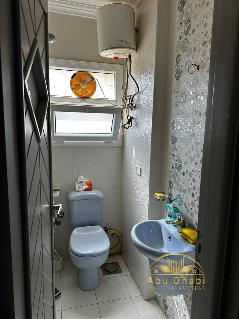 10 3b21bbcb-029b-4089-8491-284b08fe39b5. jpg