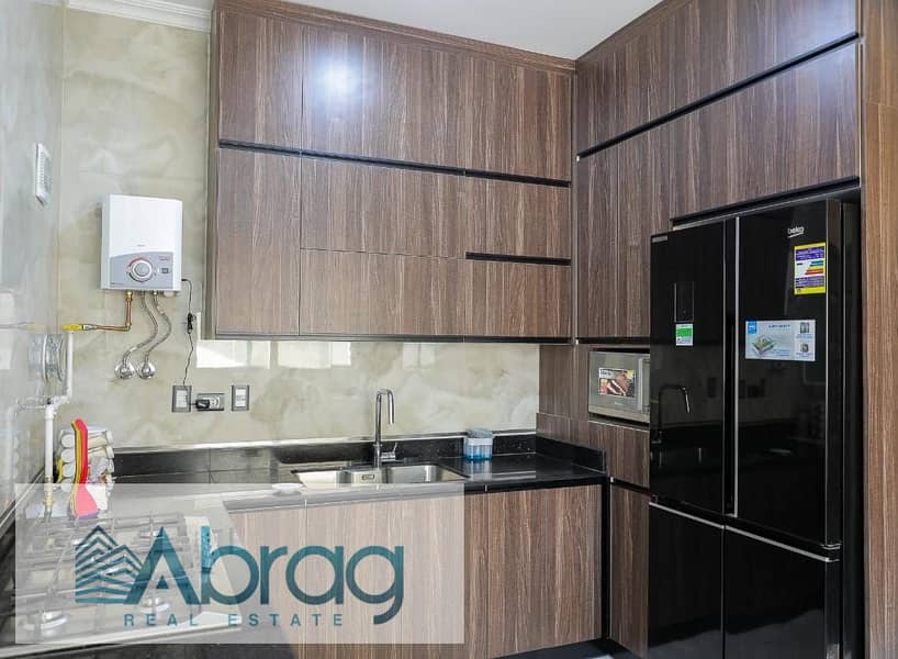 4 c3805bdc-cb31-4937-aaf1-d2956b7eda4d. jpeg