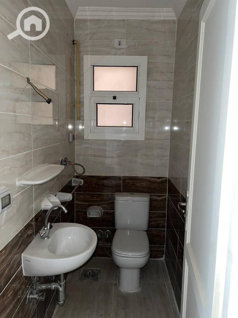 5 WhatsApp Image 2025-12-28 at 4.50. 55 سي. jpeg