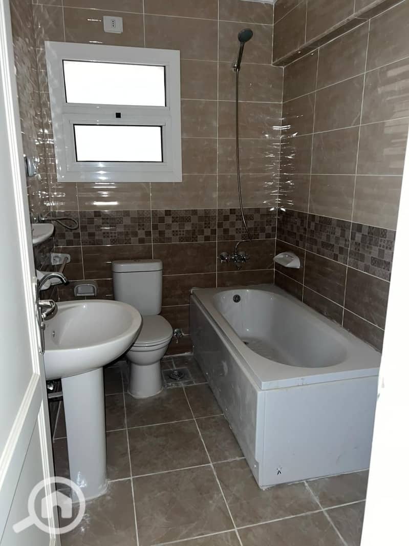 6 WhatsApp Image 2025-12-28 at 4.50. 56 ث. jpeg