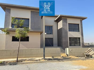 4 Bedroom Villa for Sale in New Cairo, Cairo - WhatsApp Image 2025-12-25 at 15.41. 53. jpeg