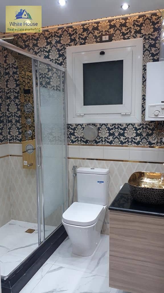 9 70dc1391-7f07-40aa-b4c2-c41e923c16d1. jpg