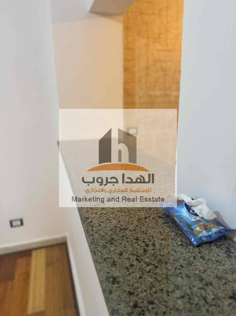 8 0a49d165-126c-4110-8b64-be31356c7ada. jpg