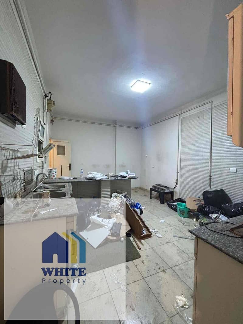 12 08df6604-7636-46e0-a951-b2fd7b006906. jpg