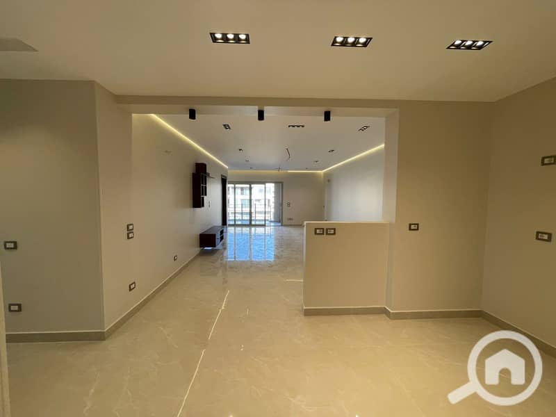 4 WhatsApp Image 2025-11-03 at 18.15. 30 (1). jpeg