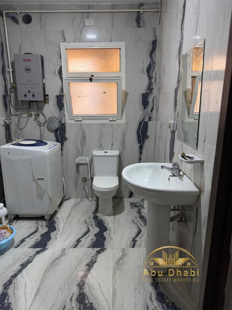 10 11f9dfa2-5682-41dd-8100-f5d86abe7557. jpg