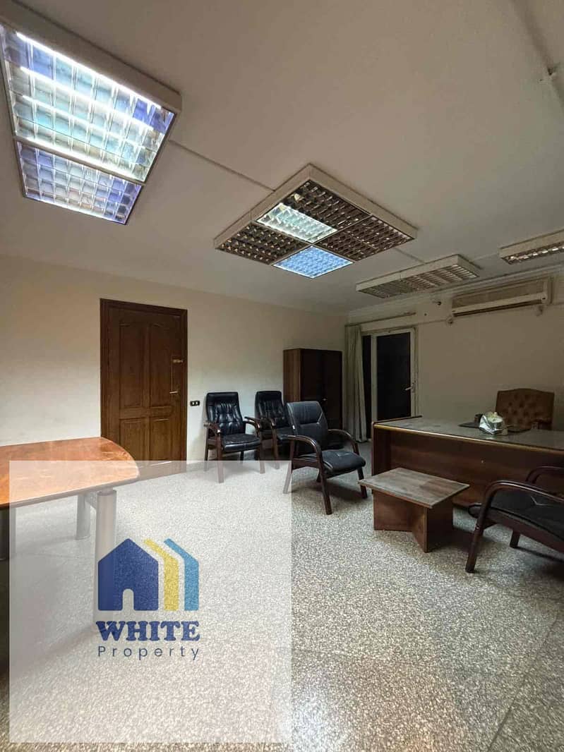 10 52c6d830-f6c5-499f-b8c6-40e250d72b76. jpg