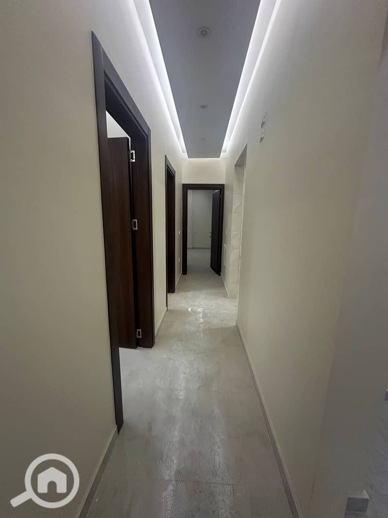 5 f1506cff-89a1-462b-aede-42ff80b2d5a2. jpeg