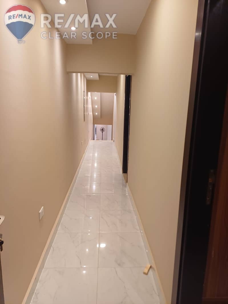 12 d85a2dab-085f-4da8-bd6f-67eba9fe3f55. jpg