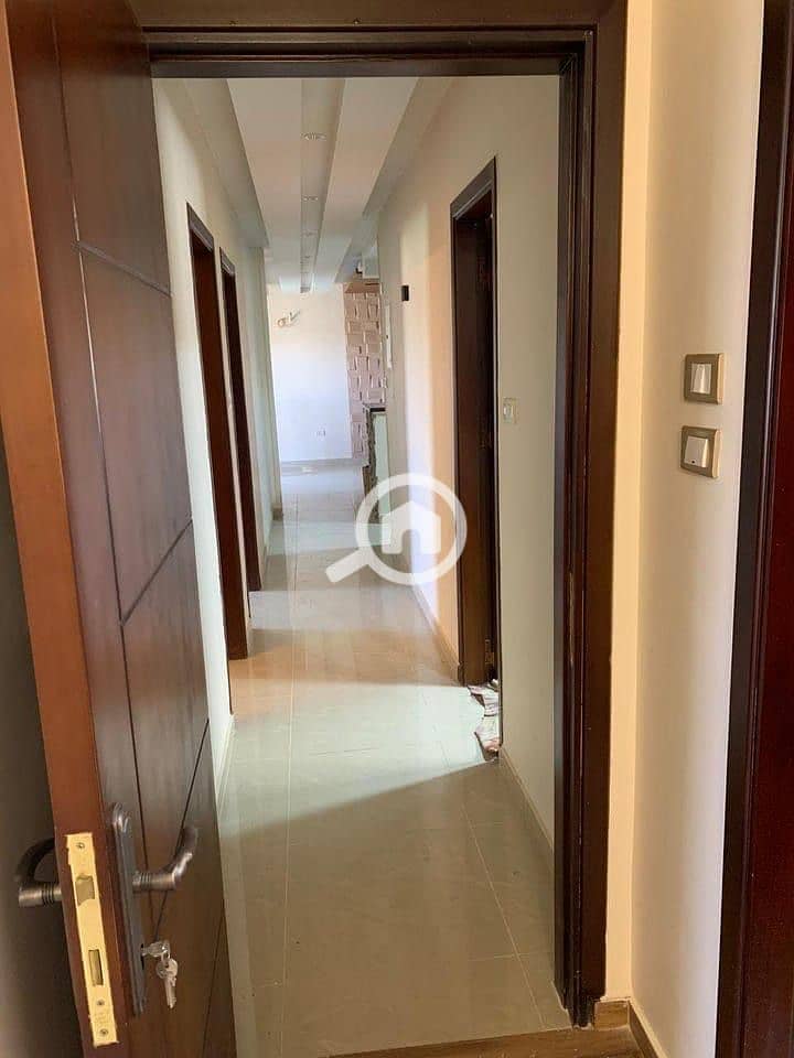 6 7d49f26a-261c-4146-a0d5-df18cba9b5f1. JPG