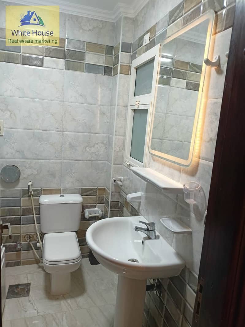 33 e69ade04-db3d-43dc-ae02-0c14b1c89235. jpg