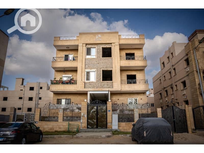 23 451135857_880832817398140_6680916527437317087_n - Copy. jpg