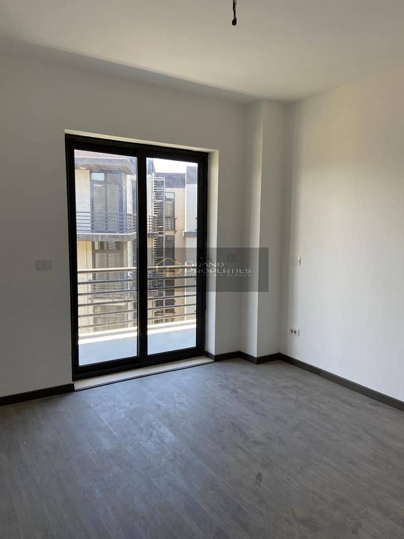 4 WhatsApp Image 2025-10-21 at 2.22. 35 PM. jpeg