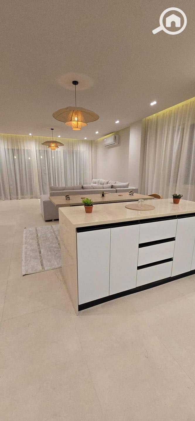 5 598786756_859926886767258_6751617780051904601_n. jpg