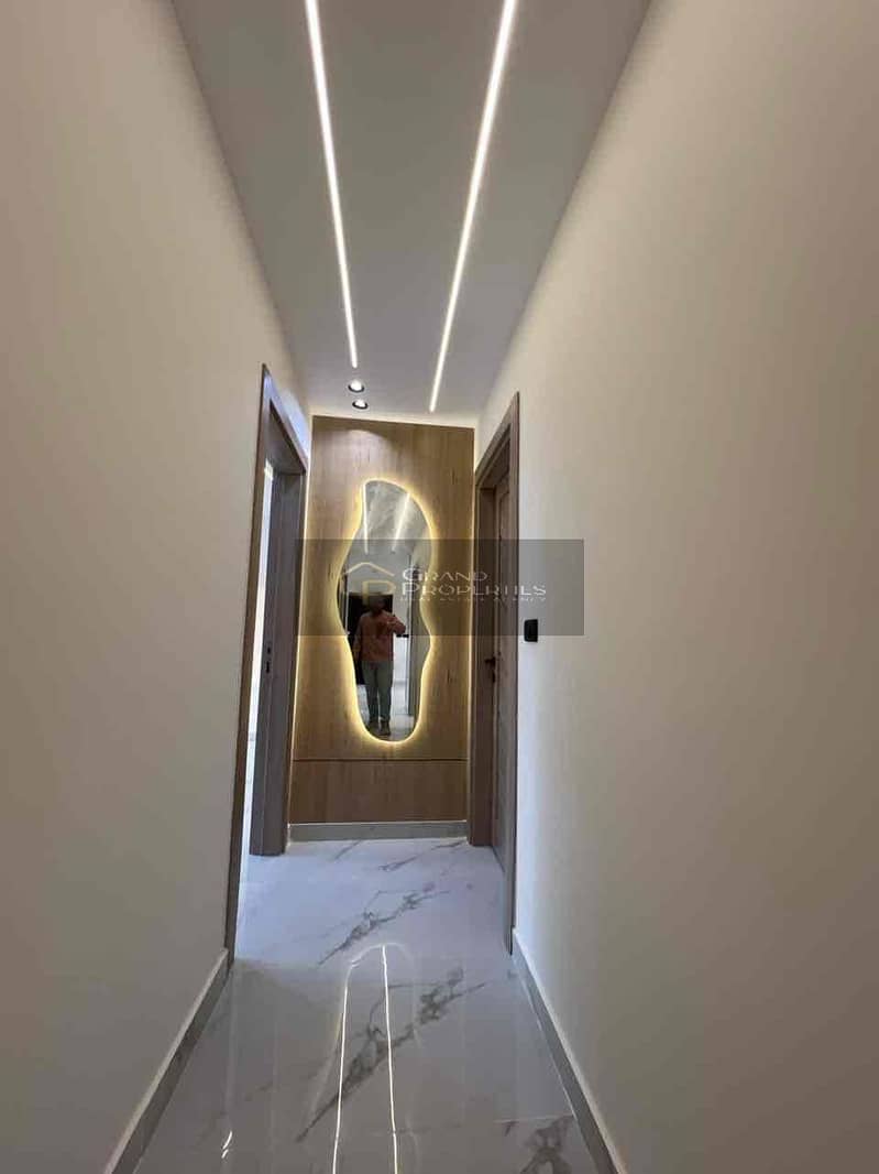 8 cb72cd02-80a5-40fb-a9fa-c7cfbf386e68. jpg