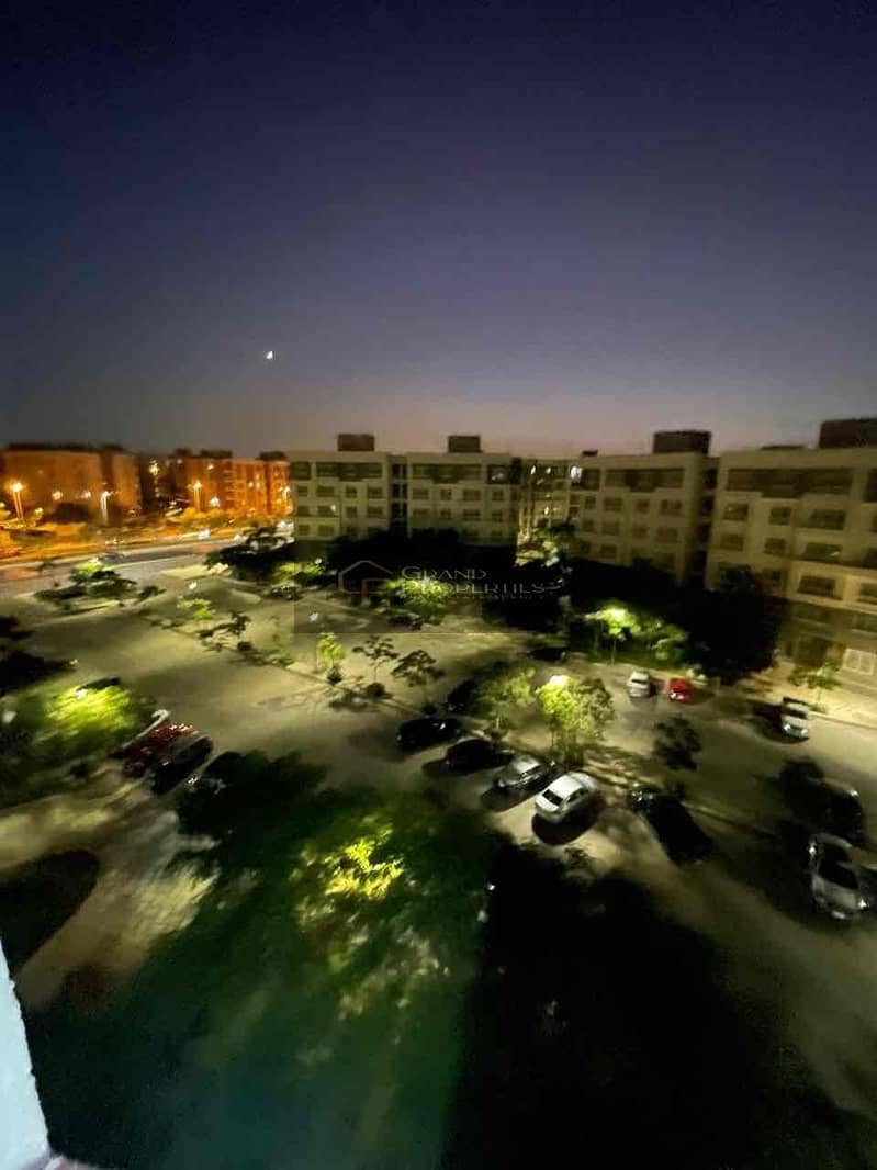 4 fb57c572-2092-4589-bd39-9781c7ec89eb. jpg