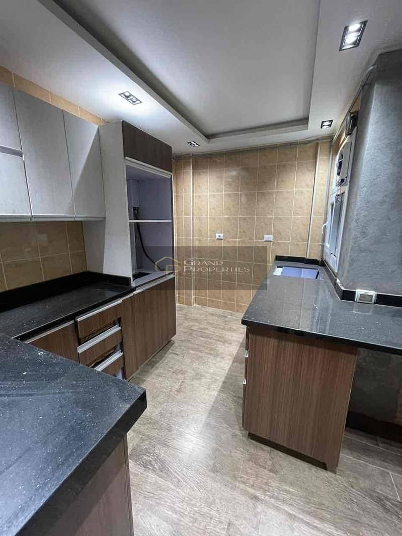 11 d25c38c4-3ae1-45ea-83fb-bbfb7d3d24cb. jpg