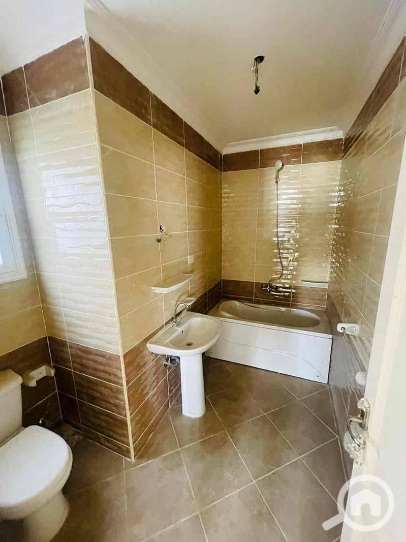 2 343d4875-a286-4431-bf2a-a3d098cff329. jpg