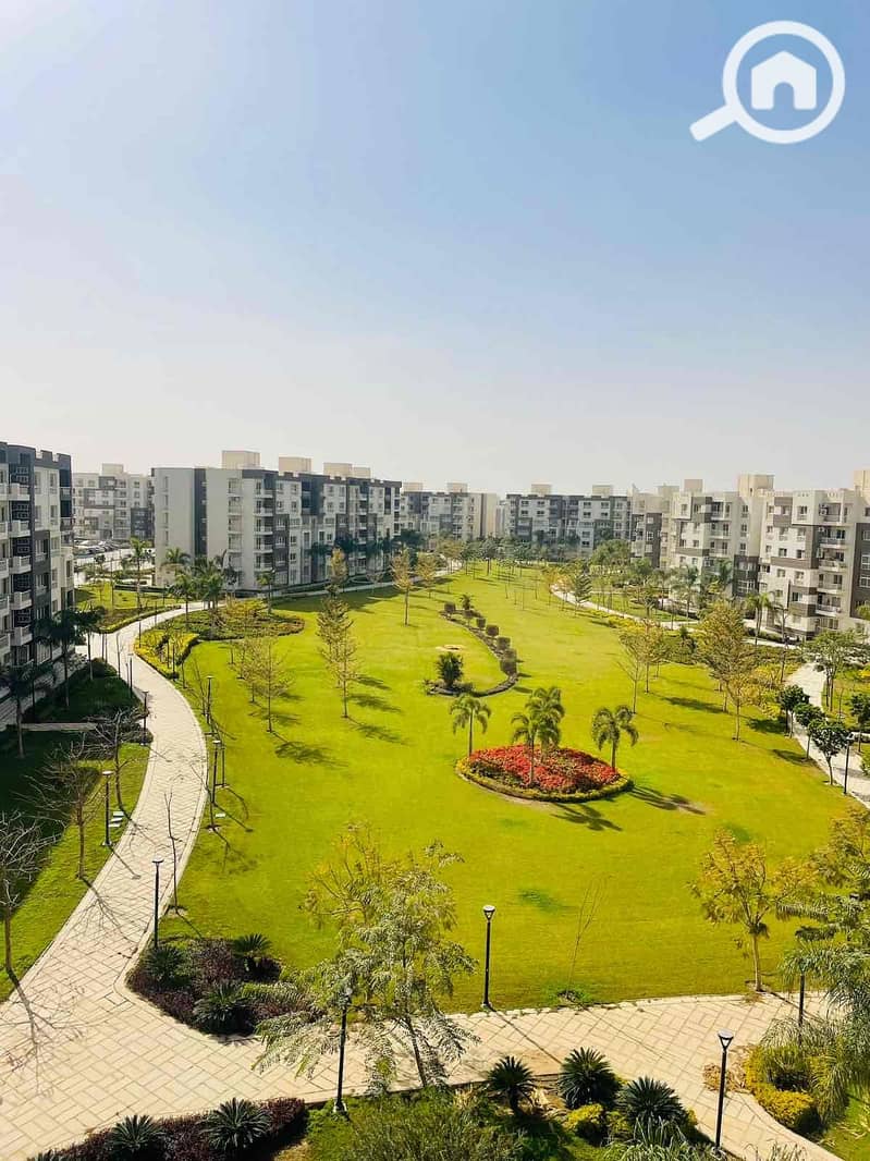 4 60e22ae0-3783-46f6-9176-4fded523d7d3. jpg