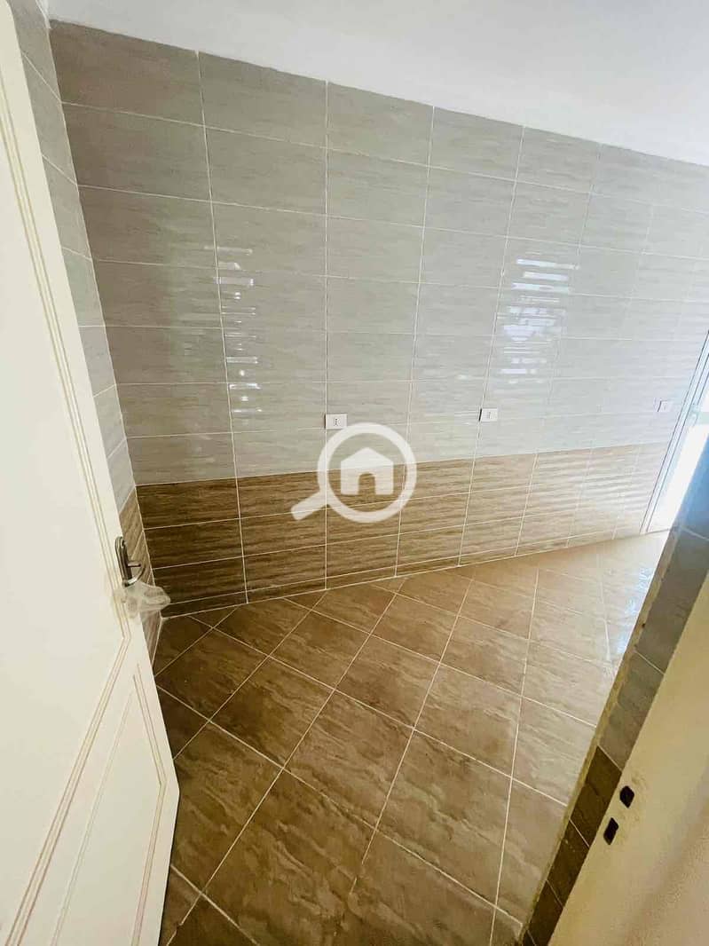 8 71a08361-3eb1-41d4-88bc-8aaf16e0d850. jpg