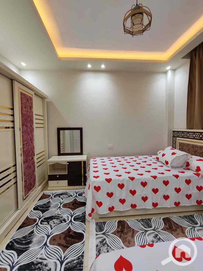 4 74544c6a-5fe9-48e4-9c2f-2aaf18e1f094. jpg